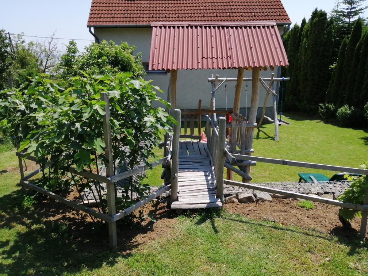 Kaman Nyaralo Apartment Badacsonytomaj Exterior photo