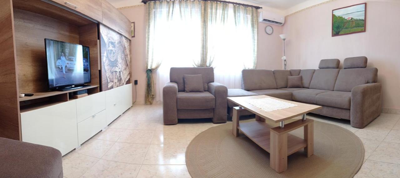 Kaman Nyaralo Apartment Badacsonytomaj Exterior photo